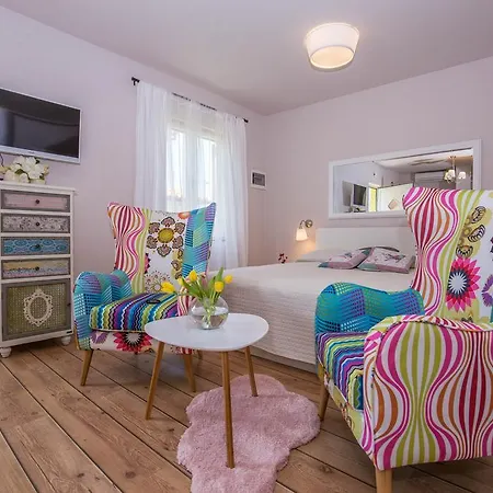 Javor * Ρόβινι