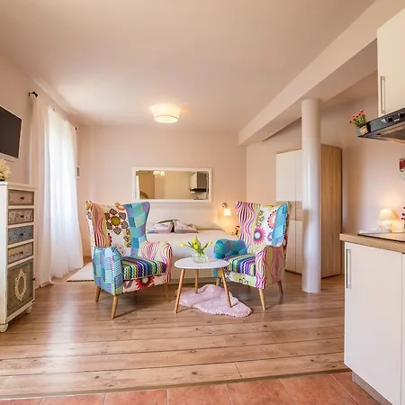 Apartment Javor *
