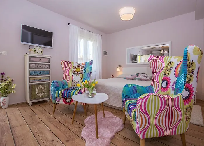 Javor * Ρόβινι